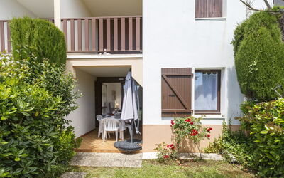 Vaux sur Mer 100: Planta, Edificio, Ventana, Maceta, Arquitectura, Planta De Casa, Casa, Barrio, Barrio Residencial