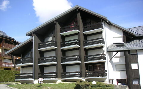 Le Brûlaz: Propiedad, Casa, Edificio, Arquitectura, Barrio Residencial, Casa, Bienes Raíces, Departamento, Barrio, Condominio
