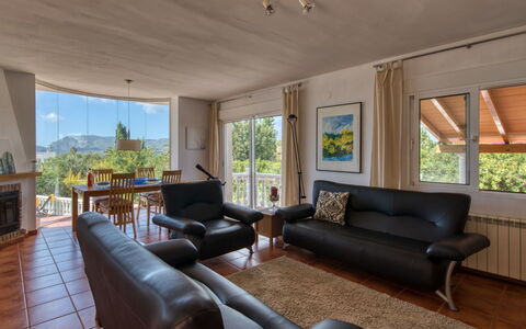Osa Menor: Habitación, Propiedad, Sala, Mueble, Diseño De Interiores, Edificio, Bienes Raíces, Mesa De Café, Casa, Suelo