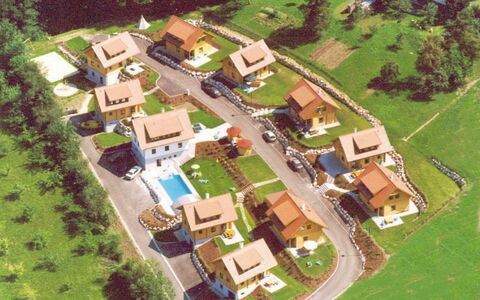 Schlierbach 200: Edificio, Planta, Verde, Entorno Natural, El Terreno Del Lote, Casa, Diseño Urbano, Paisaje Natural, Hierba, Árbol