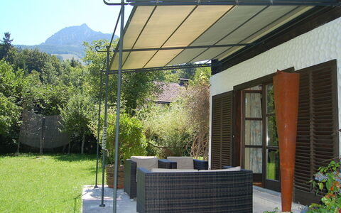 Weissenbach: Propiedad, Casa, Edificio, Arquitectura, Patio Interior, Yarda, Techo, Fachada, Bienes Raíces, Barrio Residencial