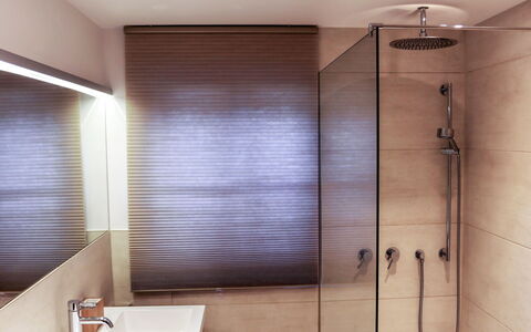 Weissenbach: Habitación, Baño, Propiedad, Loseta, Techo, Diseño De Interiores, Pared, Suelo, Bienes Raíces, Arquitectura