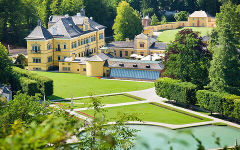 Sankt Wolfgang im Salzkammergut 50: Planta, Edificio, Propiedad, Verde, Paisaje Natural, Árbol, El Terreno Del Lote, Arquitectura, Casa, Hierba