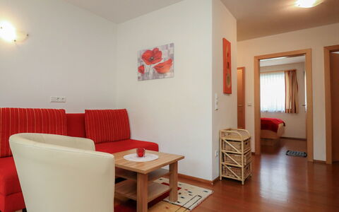 Radstadt 150: Habitación, Propiedad, Mueble, Rojo, Diseño De Interiores, Suelo, Edificio, Techo, Casa, Sala