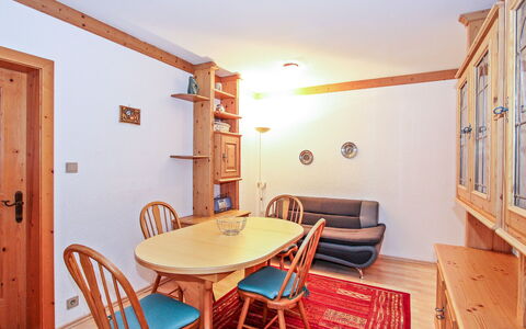 Seefeld in Tirol 170: Habitación, Propiedad, Mueble, Casa, Edificio, Mesa, Techo, Diseño De Interiores, Bienes Raíces, Comedor