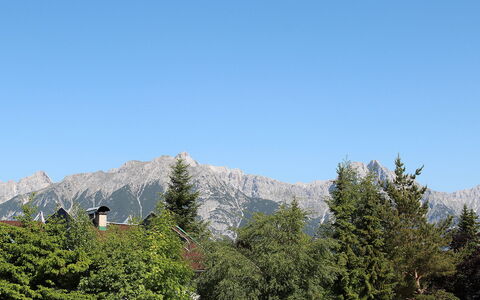 Seefeld in Tirol 202: Cielo, Montaña, Árbol, Pendiente, Paisaje Natural, Planta, Alerce, Hojas Perennes, Accidentes Geográficos Montañosas, Paisaje