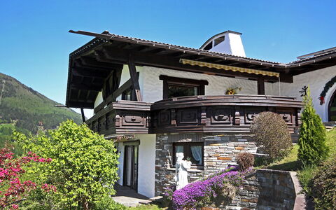 Matrei am Brenner 110: Planta, Cielo, Flor, Edificio, Propiedad, Ventana, Casa, Cabaña, Paisaje, Madera