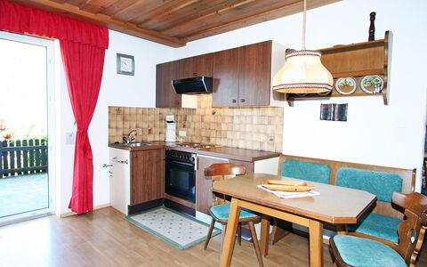 Matrei am Brenner 110: Habitación, Propiedad, Edificio, Mueble, Cocina, Casa, Diseño De Interiores, Bienes Raíces, Casa, Techo