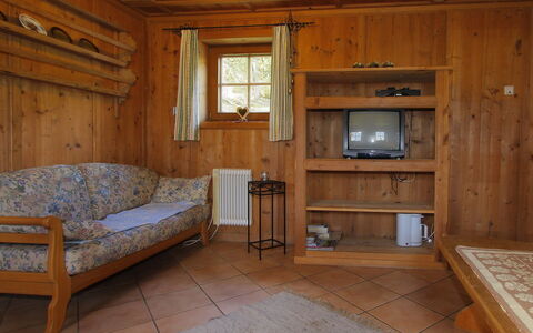 Auhäusl: Habitación, Mueble, Propiedad, Cuarto De Troncos, Edificio, Manchas De Madera, Haz, Diseño De Interiores, Suelo, Madera