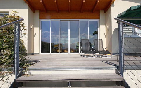 Carinthia: Propiedad, Edificio, Arquitectura, Casa, Casa, Cubierta, Pasarela, Porche, Bienes Raíces, Pérgola