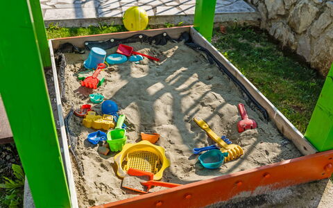 Opatija Mihelići 405: Agua, Hierba, Gas, Ocio, Recreación, Madera, Mueble Para Exteriores, El Plastico, Equipo De Juego Exterior