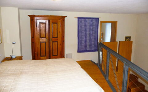 Rosengarten: Mueble, Comodidad, Puerta, Madera, Edificio, Textil, Cama, Marco De La Cama, Diseño De Interiores