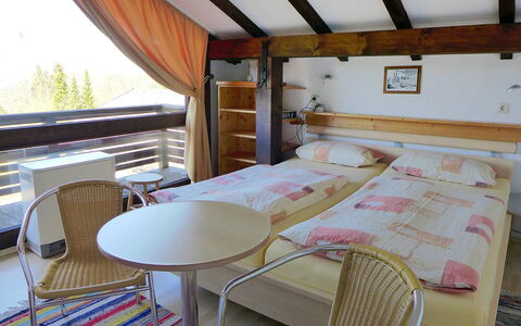 Siegsdorf 100: Habitación, Propiedad, Mueble, Habitación, Diseño De Interiores, Edificio, Casa, Cama, Cabaña, Cabina