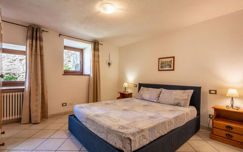 Ville sur Sarre: Ventana, Propiedad, Mueble, Azur, Madera, Comodidad, Diseño De Interiores, Cajón, Sombra