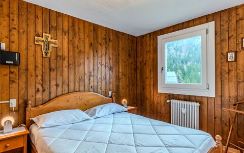 Madonna di Campiglio 1: Madera, Casa, Manchas De Madera, Madera Dura, Cabaña, Habitación, Cuarto De Troncos, Tablón, Lecho, Cama