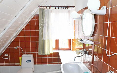 Letniskowa 29: Baño, Habitación, Propiedad, Loseta, Diseño De Interiores, Naranja, Arquitectura, Pared, Arreglo De Tubería, Baño