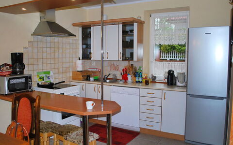 Mielno 2: Habitación, Mostrador, Cocina, Propiedad, Mueble, Electrodoméstico, Edificio, Gabinetes, Casa, Diseño De Interiores