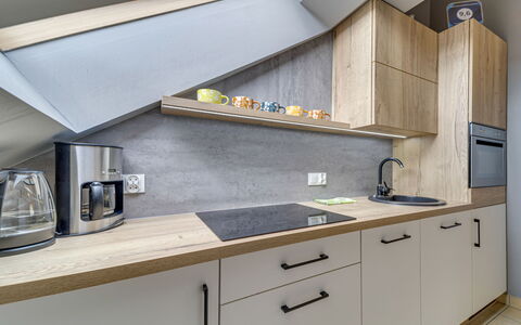 Kubaczka: Gabinetes, Mostrador, Grifo, Mueble, Propiedad, Fregadero, Lavabo, Cocina, Edificio, Madera