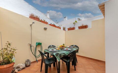 Rua 5 de Outubro: Piso, Suelo, Maceta, Planta De Casa, Manchas De Madera, Loseta, Balcón, Yeso