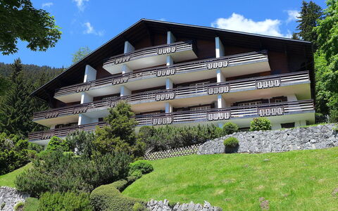 Savoie 1: Cielo, Planta, Nube, Edificio, Propiedad, Árbol, Arquitectura, El Terreno Del Lote, Diseño Urbano, Paisaje Natural