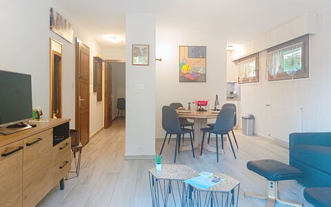 Ovronnaz 220: Edificio, Departamento, Fachada, Ciudad, Barrio Residencial, Diseño Urbano, Asentamientos Humanos, Condominio, Uso Mixto, Balcón