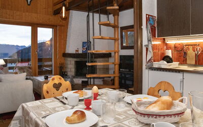 Alojamiento:&nbsp;Beau Site No 21 260.8