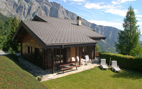 Falaises: Nube, Cielo, Planta, Montaña, Edificio, Ventana, Paisaje Natural, Árbol, Casa, El Terreno Del Lote