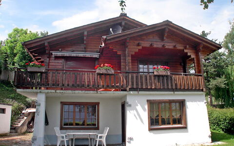 Frênes: Casa, Propiedad, Edificio, Casa, Bienes Raíces, Cabaña, Techo, Arquitectura, Casa De Campo, Inmuebles