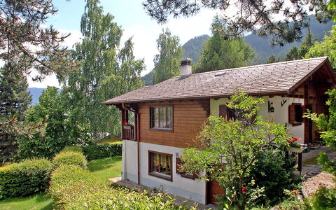 Frênes: Propiedad, Casa, Casa, Bienes Raíces, Cabaña, Edificio, Techo, Árbol, Inmuebles, Área Rural