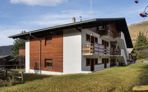 Pigne 1: Casa, Casa, Pendiente, Cabaña, Balcón, Yarda, Villa, Pueblo De Montaña, Casa De Campo