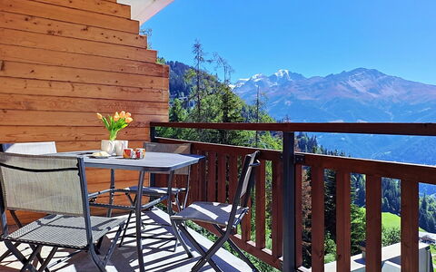 Mondzeu A258: Madera, Mueble, Montaña, Cordillera, Silla, Porche, Hill Station, Manchas De Madera, Cresta, Valle