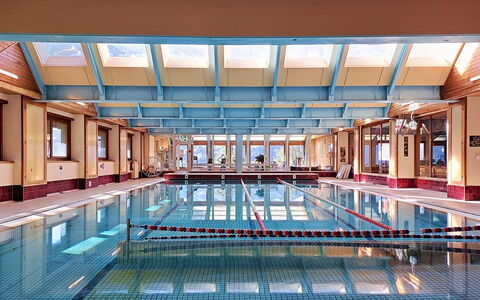 Mondzeu A258: Piscina, Suelo, Material Compuesto, Techo, Recurso, Ocio, Hotel, Centro De Ocio, Salón, Vestíbulo