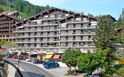 Nendaz 100: Edificio, Cielo, Coche, Vehículo, Planta, Rueda, Diseño Urbano, Ventana, Condominio