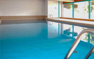 Nendaz 650: Agua, Propiedad, Piscina, Edificio, Mueble Para Exteriores, Piso, Ocio, Suelo, Agua, Recreación