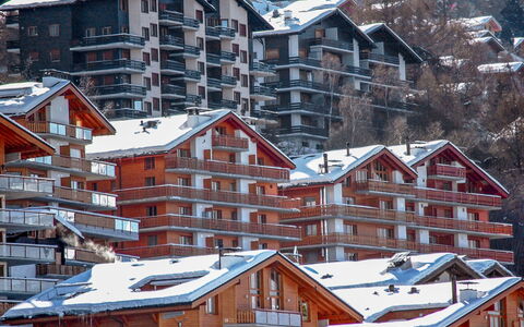 Nendaz 660: Edificio, Nieve, Ventana, Propiedad, Casa, Congelación, Barrio, Diseño Urbano, Mundo, Madera