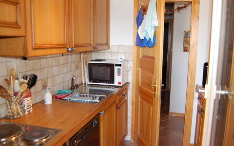 Nendaz 831: Habitación, Mostrador, Cocina, Propiedad, Gabinetes, Mueble, Edificio, Suelo, Casa, Electrodoméstico