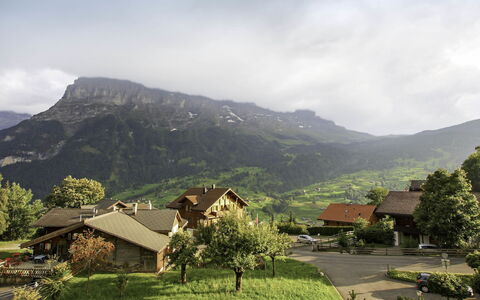 Chalet Hori: Nube, Cielo, Planta, Montaña, Paisaje Natural, Árbol, Casa, Tierras Altas, Vegetación, El Terreno Del Lote