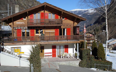 Christl: Cielo, Edificio, Planta, Ventana, Nieve, Montaña, Pendiente, Árbol, Casa, Barrio Residencial