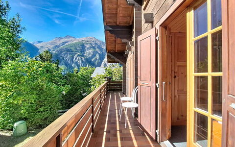 Allegra: Madera, Vía Muerta, Cabaña, Casa, Casa, Tablón, Edificios Del Jardín, Cuarto De Troncos, Madera Dura, Porche