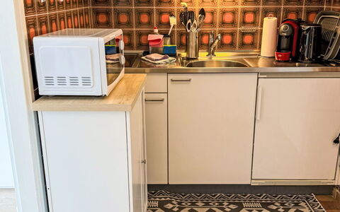 Ascona 100: Piso, Suelo, Madera, Cocina, Aparato De Cocina, Electrodoméstico, Diseño De Interiores, Loseta, Habitación, Gabinetes