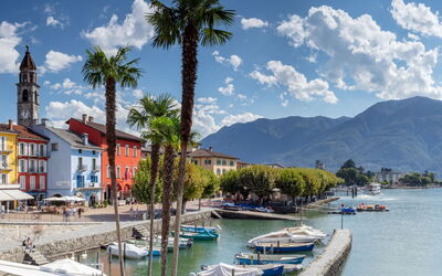 Ascona 100: Agua, Nube, Cielo, Tiempo De Día, Propiedad, Barco, Edificio, Montaña, Azur, Planta