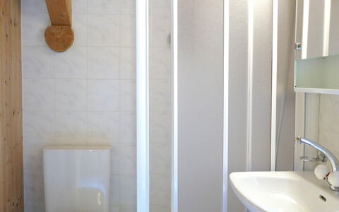 Rustico Dara Cotta: Pared, Piso, Madera, Suelo, Diseño De Interiores, Arreglo De Tubería, Habitación, Baño, Lavabo Del Baño, Techo