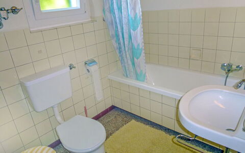Christa: Arreglo De Tubería, Lavabo Del Baño, Propiedad, Verde, Púrpura, Bañera, Baño, Grifo, Azul, Asiento Del Baño