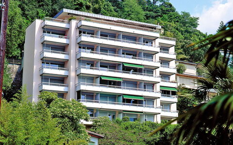 Castagnola 100: Condominio, Barrio Residencial, Edificio, Propiedad, Arquitectura, Vegetación, Departamento, Área Metropolitana, Bienes Raíces, Casa