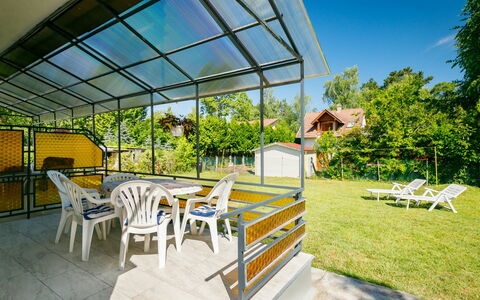 Balatonszeplak 100: Mueble, Cielo, Propiedad, Planta, Planta De La Comunidad, Sombra, Mueble Para Exteriores, Silla, Diseño De Interiores, Hierba