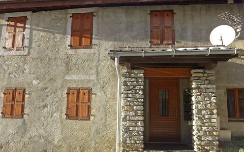 Chalet le Tour: Ventana, Planta, Edificio, Madera, Puerta, Cielo, Ladrillo, Enladrillado, Casa