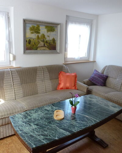 Bless: Mueble, Habitación, Sala, Propiedad, Diseño De Interiores, Sofá, Mesa De Café, Mesa, Casa, Casa