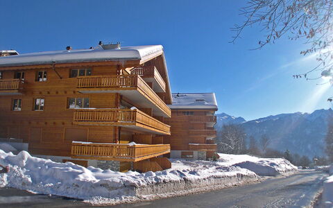 Ovronnaz 700: Invierno, Nieve, Arquitectura, Montaña, Congelación, Casa, Cielo, Cordillera, Edificio, Estación De Esquí