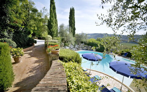 Le Rondini: Propiedad, Jardín, Paisaje Natural, Piscina, Bienes Raíces, Botánica, Paisajismo, Jardín Botánico, Árbol, Casa