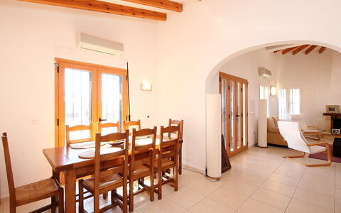 Grand Lusianna: Propiedad, Habitación, Edificio, Casa, Diseño De Interiores, Bienes Raíces, Mueble, Techo, Comedor, Mesa